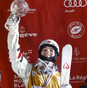 Mikaël Kingsbury Instagram - I did it!!!!!!! WORLD CUP Champion in singles🏆 Definitely to hardest crystal globe to win of my career! Congrats @ikuma1211 and @walterwallberg 🥈🥉 #19crystalglobes #win
