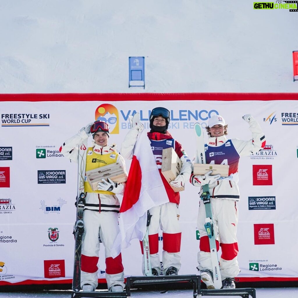 Mikaël Kingsbury Instagram - 🥈in Italy!! With this result I lock the Overall crystal globe🏆🤯 Félicitations @ju_viel pour ton premier podium!!!!! #Worldcup #italy Chiesa in Valmalenco