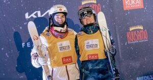 Mikaël Kingsbury Instagram - Redemption in Ruka🥇I missed this course last year… 9th win here, and we are back in yellow 😏💛📸 @fisfreestyle