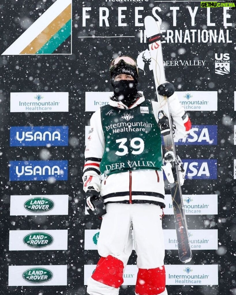 Mikaël Kingsbury Instagram - Back 2 back🥇🥇 No words🤯 Thanks to my team, coaches, trainers for helping me getting back to the TOP! #65WorldCupWins Deer Valley Resort
