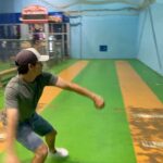 Mikaël Kingsbury Instagram - Fun last few weeks😎🤙🏼 •Last run of the season⛷️ •Baltimore with @underarmourca •Golf ⛳️ •Fastball 80mph ⚾️ •Show ⛈️❤️