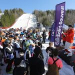 Mikaël Kingsbury Instagram - Best weekend😎🤙🏼 2nd edition of my ski camp! Amazing weather, athletes, coaching staff and volunteers 🙏🏼☀️ Big thanks to @sommet_saint_sauveur and the partners @desjardinscoop @underarmourca @oakleyskiing @auclairsports @obersonboutique Lets do it again next year🙌🏼 📸 @fahriyavuzphoto Sommet Saint-Sauveur