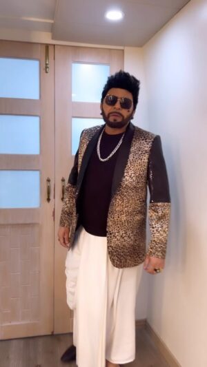 Mika Singh Instagram - Mika paji Love You ❤️🤗