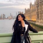 Mika Singh Instagram - Exploring London 🇬🇧 @mikasingh @sharmaanshi27 #nadasde #mikasingh London, United Kingdom