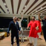 Mika Singh Instagram – Enjoy the most dashing reel on my latest track #Naadasde with @kapilsharma Bhaaji @ginnichatrath Bhabhi and my younger brother @jassijasbir. Aunty ji looks so cute as always.. 
.
.
.
.
.
.
.
.
.
.
.
#mikasingh #kapilsharma #bollywood #singers #singersongwriter #indians #viralvideo #viralvideos #trending