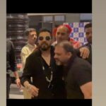 Mika Singh Instagram - Watch my new song “ DJ TILLU” out Now on Aditya music YouTube @AdityaMusicGaane @mikasingh @harryanand @siddu_buoy @sitharaentertainments @iamnehashetty @adityamusicindia.. . . . . . #djtillu #mikasingh #viralvideos #trending ..