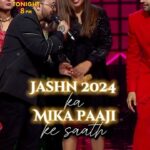 Mika Singh Instagram – Mika Singh ne stage par contestants aur judges ke saath New Year’s ka mazedaar mahaul banaya aur jhoom uthi saari public.

Dekhiye #IndianIdol aaj raat 8 baje, sirf #SonyEntertainmentTelevision par.

@shreyaghoshal @kumarsanuofficial @vishaldadlani @huseinkk @fremantleindia @mikasingh @hansrajhanshrh 

#IndianIdol14 #EkAwaazLakhonEhsaas