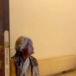 Mika Singh Instagram – Met this most beautiful 75 year old Maa with her son. They were sleeping on the road and I went to give them some food but then couldn’t sleep all night. I finally went back and brought her home, her son will now work for me. She is so sweet, happy and is giving her guarantee. I salute this young son who is standing by his mother..🙏🤗

.
.
.
@divinetouchfoundation_ #divintouch #mikasingh