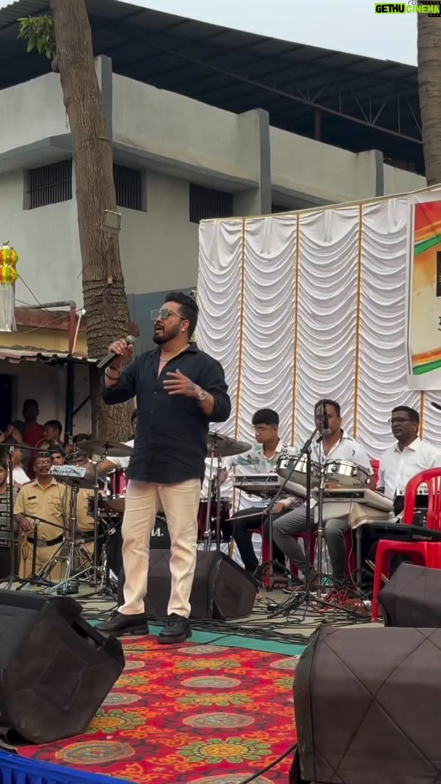 Mika Singh Instagram - ๐จ BREAKING NEWS: Mika Singh Shocks Fans with Athar Road Jail Visit! ๐ฑ๐ธ Hold your breath, Mika Singh fans! The sensational singer was spotted at Athar Road Jail, sparking a frenzy of questions. ๐ค๐ฅ ๐
RELAX, FOLKS! ๐๏ธโจ Before panic sets in, hereโs the surpriseโMika Singh went to Athar Road Jail to spend Diwali with 4000 prisoners! ๐ช๐ ๐ค๐ Mikaโs Diwali Mission: A spontaneous call from the Superintendent of Police Mr. #harshadahiraled Mika and his @divinetouchfoundation_ Touch NGO team to spread j oy in an unexpected place. Kudos to Mika for turning shock into a celebration of goodness! ๐๐ #MikaDiwaliSurprise #SpreadLove ๐. . . . . . . . . . . . . #mikasingh #mikasinghlive #mikasinghsinger #singers #viralvideos #trendingreels ..