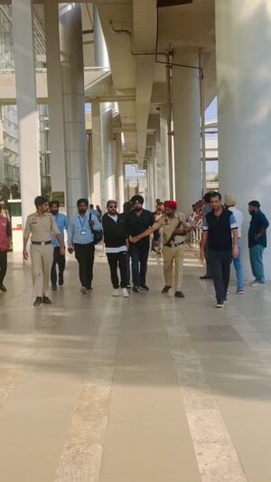 Mika Singh Instagram - The original #gabru of punjab ..
#mikasingh #chandigarh .
.
.
.
.
.
.
#mikasingh #gabrumikasingh #badboymikasingh #mikasinghpartypad #viralvideos #viral #viralreels #trendingsongs  #singers