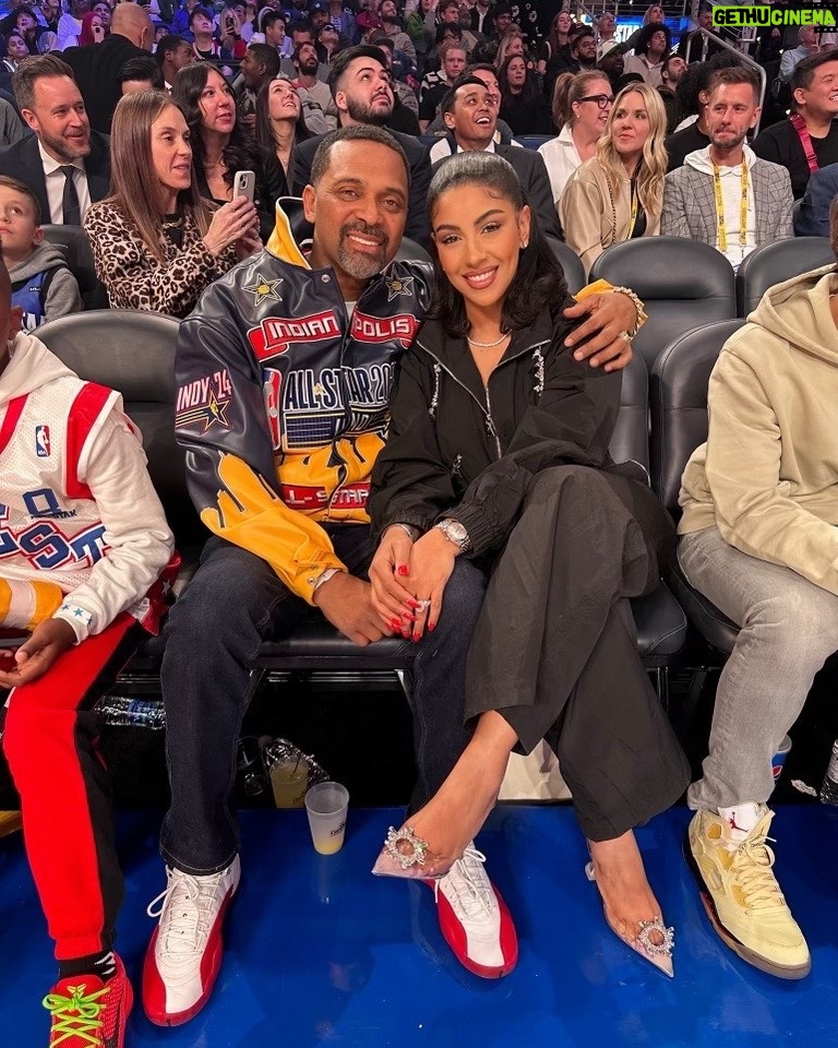 Mike Epps Instagram - Courtside with Baby 🥰 #2024allstar