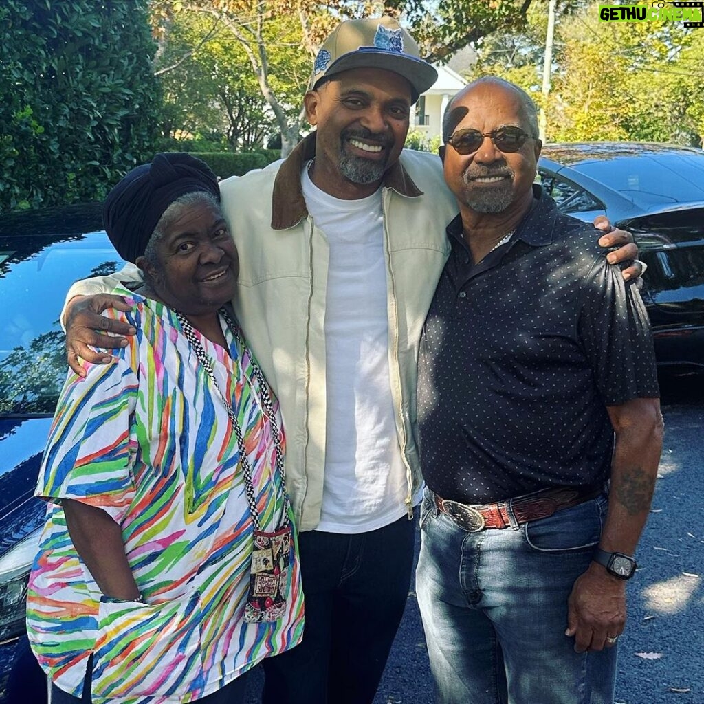 Mike Epps Instagram - In Washington DC with my mom’s brother and sister uncle Mike and Goerge Ann ❤️#family