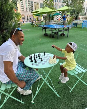 Mike Epps Instagram - Life is a game Push a pawn with the little ones ♟️♟️♟️#chessnotcheckers⚫️🔴