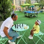 Mike Epps Instagram – Life is a game Push a pawn with the little ones ♟️♟️♟️#chessnotcheckers⚫️🔴