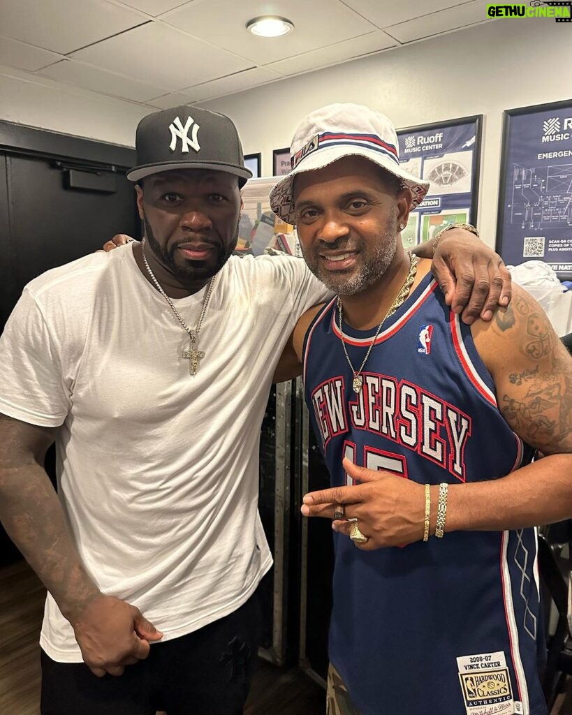 Mike Epps Instagram - I was a hype man for this nicca last night @50cent we bout to put something on the AIR 📺