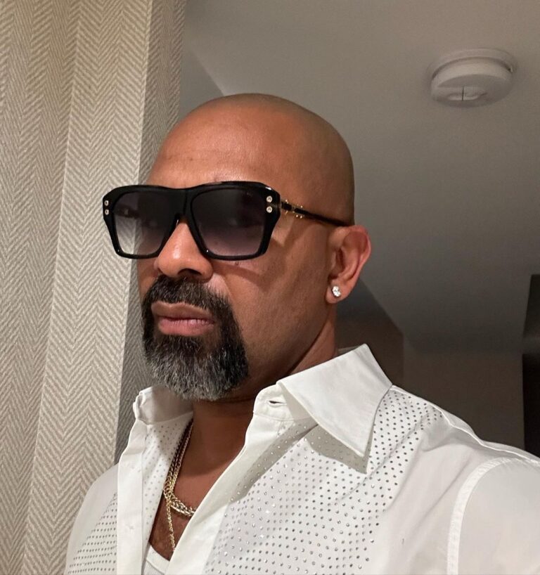 Mike Epps Instagram - Reporting live it’s Mr 305 😂😂😂pit bull