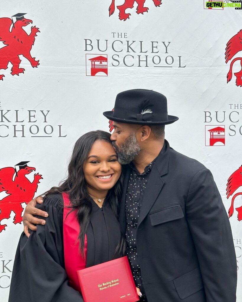 Mike Epps Instagram - My baby girl Moriah walk the stage today it was definitely one of the best moments all the trips to school in the morning playin her favorite songs wow all grown now on her way to Paris for college the world 🌎 is yours 🎉🙏🏽🥰❤️