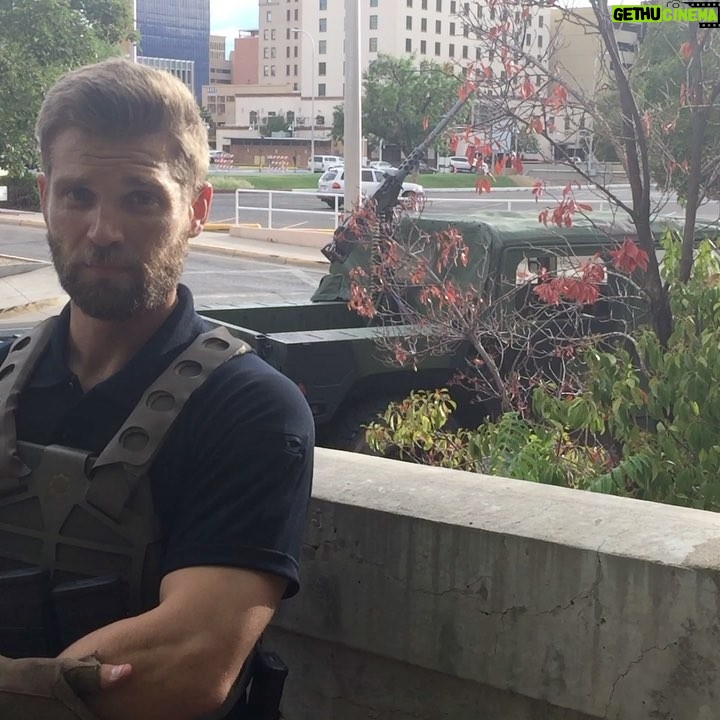 Mike Vogel - 5.6K Likes - My new toy..... @nbcthebrave @halffaceblades @mikalvega #artisan #warriorcraftsmen #operatoroperated