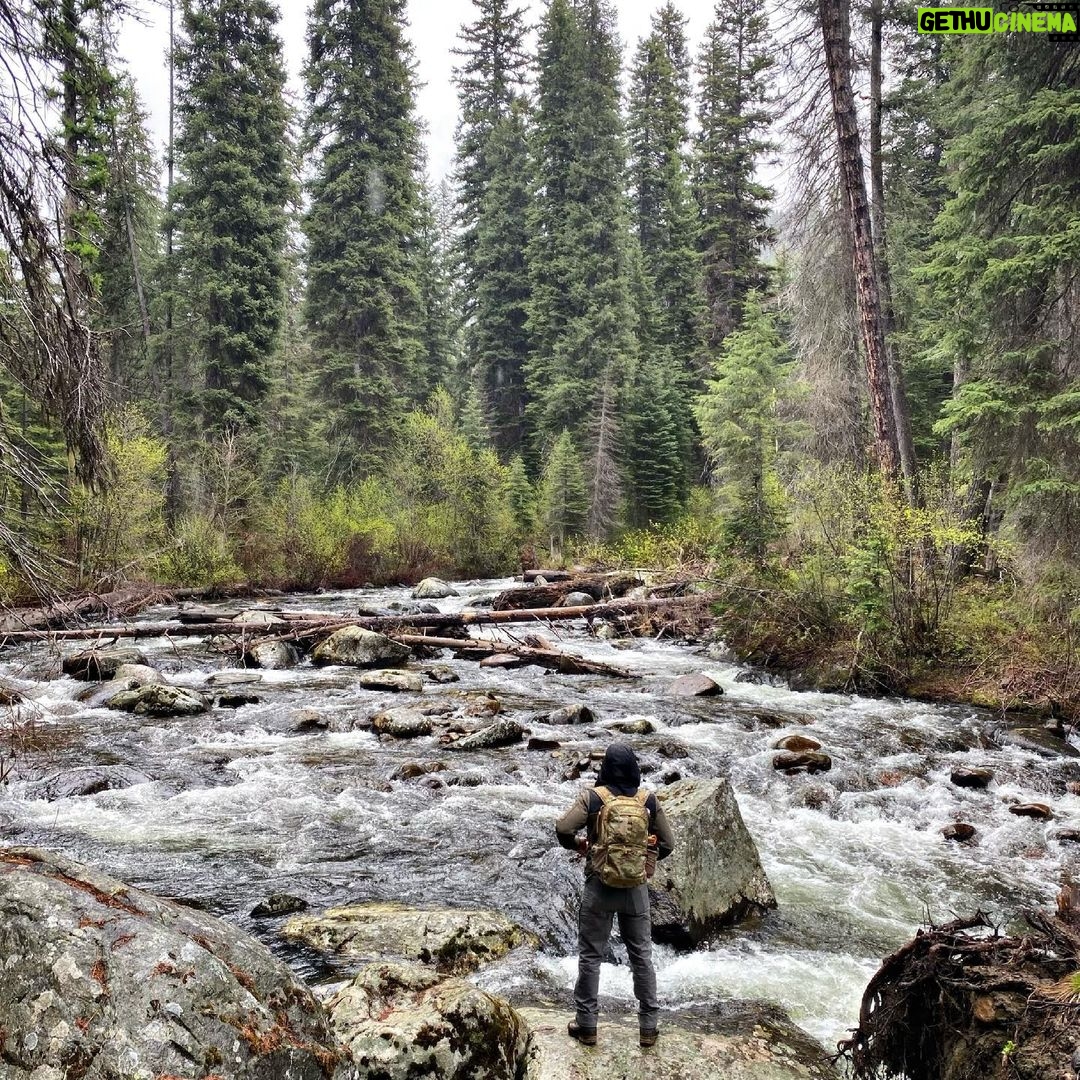Mike Vogel - 10.7K Likes - There’s something incredible about getting out into places that make you feel small and insignificant. In a “me first” world, it does us good to keep our ego and pride in check. For some it’s the beach, a city, the desert..... for me, it’s the mountains. Wherever it is, get out and feel small, so you can live big for others. 📷: @jwbottoms #mccallidaho @allthingsidaho @vertx_apparel @vertx_official_