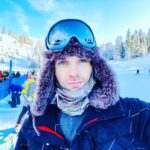 Mike Vogel Instagram - Bringing in the New Year in one of my favorite places on earth. Idaho has been showing off. After decade of not riding, the kid’s still got it! Now it’s time to teach the new generation. G-Money is a natural!...... Happy New Year! @brundagemtn #mccall #visitmccall
