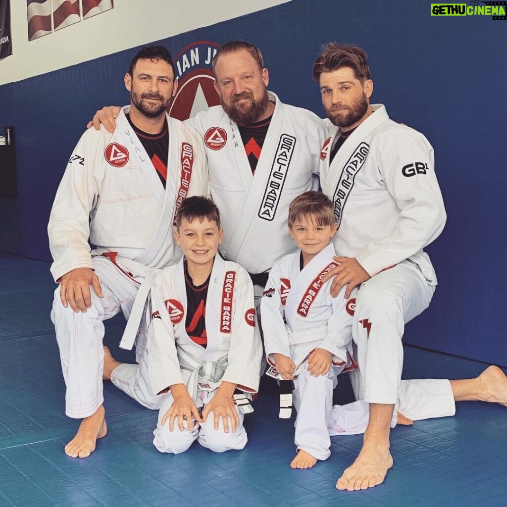 Mike Vogel Instagram - One last roll with my son @gbfranklintn before I take off to Fiji for filming. Thankful for this sport that he and I get to share together. @whitestoneenterprises #graciebarra #graciebarrafranklin #chokemeoutson