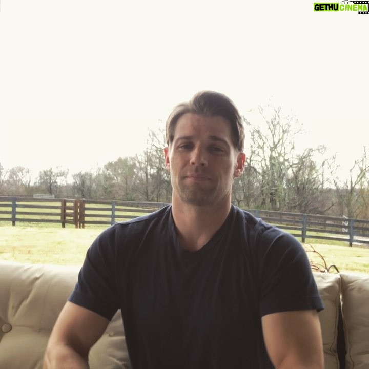 Mike Vogel Instagram - LET’S START 2019 RIGHT! Proud to say I have teamed up with @travisaaronwade and @t1r1u1t1h to help @k9sforwarriors help our nations veterans and their service animals. I have personally donated some items to be auctioned off over the next several months, and with your help, we can all help make a difference in these heroes lives. Please make sure to FOLLOW @t1r1u1t1h to keep up with their latest auctions and to learn more about the work they continue to do. #veterans #help4heroes #k9sforwarriors