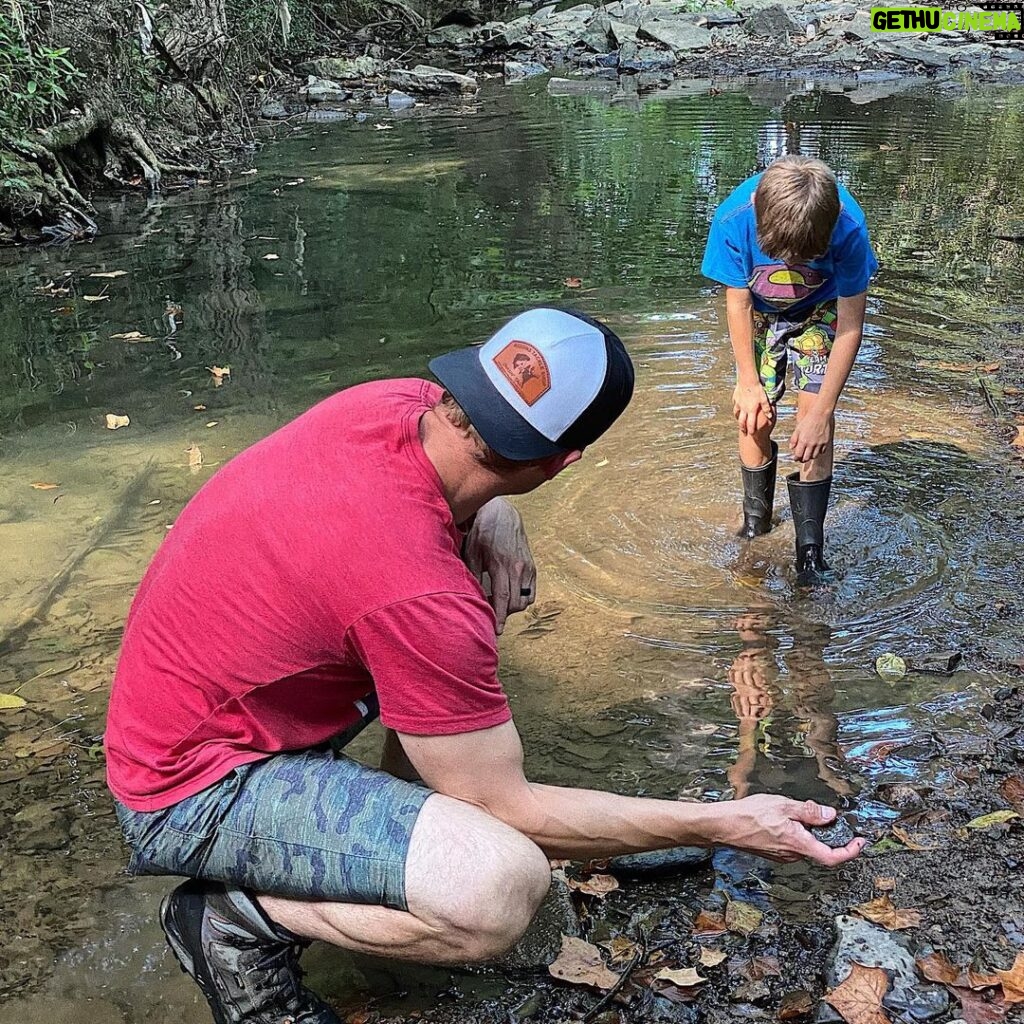 Mike Vogel Instagram - I want to add one thing to my resumé: *Expert rock skipper* Father. It is the greatest role I will ever play. Thank God he got his momma’s looks. Love you, buddy….