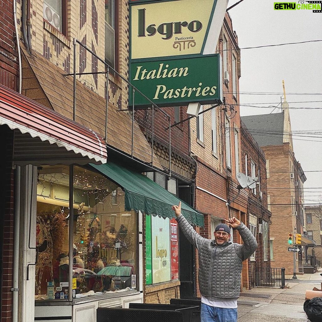 Mike Vogel Instagram - So, back up in Philly for the Eagles/Giants game tonight (go 🦅!). The big galoot taking the picture (in the mirror) is my buddy, former Eagles defensive lineman, @paulgrasmanis . I decided to take Paul to one of the oldest Italian bakeries in Philly, @isgro_pastries . We met Gus, the owner who we talked with for almost thirty minutes about the eagles and his experience making pastries for the pope, etc. I miss and love this city so much! But more importantly, I told Gus how much we need a bakery like his in Nashville. I would appreciate it if y’all would chime in and tell Gus that it’s time to open @isgro_pastries - Nashville! 😎. @philadelphiaeagles #gobirds🦅 #italia #eatmorepastries