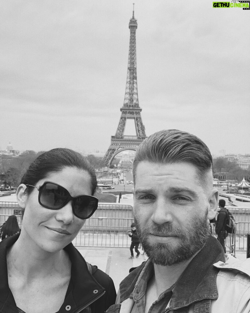 Mike Vogel Instagram - ‪The obligatory photo..... The rain only enhances the beauty of Paris. Of course, my first stop had to be Musée de L’Armée...... show me the things that go 💥 ‬