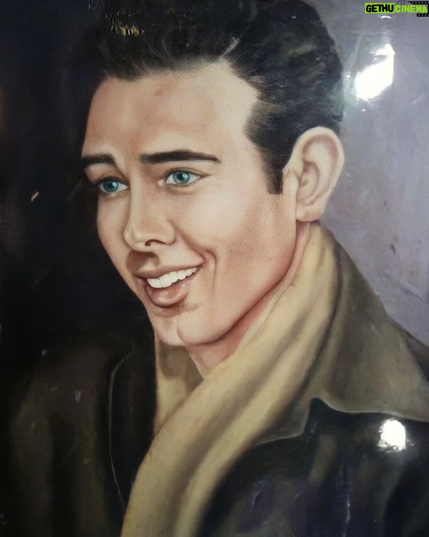 Miles Davis Moody Instagram - Happy heavenly birthday to dad!❤️❤️❤️ (dads self portrait at 25)
