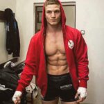 Miloš Petrášek Instagram - Měsíc od zápasu, konečně se můžu vrátit plně do treninku a začít pomáhat @michal_blackbeard_martinek na jeho životní příležitost🙏🏼😊💪🏼 @parkaficko @mmrealityholding @extremehobbyshop.cz @goldfingers_prague @ivarcs1992 @twinzzsk @syntech.cz #me#man#mma#lifestyle#photooftheday#myself#start#go#pain#win#or#learn