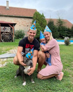 Miloš Petrášek Instagram - 2 y.o🐶❤️ 

#happybirthday#hagrid#family