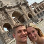 Miloš Petrášek Instagram – S paní moji jsme si vzali týdenní dovču, otočili se do Říma🇮🇹, kde se nám líbilo, ale Benátky to za nás nepřekoná❤️‍🔥🇮🇹 
Navíc se nám už na letišti stýskalo po Hagridovi, takže dovolená bez psa už pro nás nemá smysl🐶🤷🏼‍♂️😄
V přípravě je člověk občas jak zombie. Když skončí všechna ta práce a může trávit více času s rodinou, tak je to vůbec to nejlepší období.🙏🏼

Po zápase jsem chodil denně bez par dnů běhat 8-10km, abych si udržel fyzičku. Věděl jsem, že by mi mohli brzo nabídnout zapas. ⚔️Už před tím posledním jsem si hrál s myšlenkou, že pokud by se mi podařilo vyhrát bez zranění, tak bych chtěl zápasit co nejdříve.

Jsme před domluvením fightu, který pro mě bude výzvou a zároveň obrovskou motivací. Nebojím se nikoho, nikdy jsem se nebál a Těším se na to, co přijde.🦾🍉🥋

“Pokud se bojíte selhání, nezasloužíte si být úspěšní.“ Charles Barkley

 
 

#me#man#mylife#mylife ve#wife#italy#oktagon#warrior#way#next#fight#soon ROMA – città eterna
