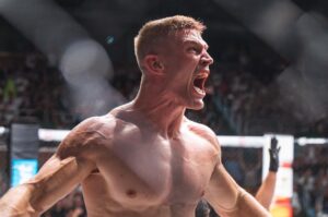 Miloš Petrášek Instagram - Hulk mode💥🍉

Kdo by se Vám líbil jako další soupeř?🦾

#me#man#mma#warrior#fighter#oktagon#hulk#best#vibes