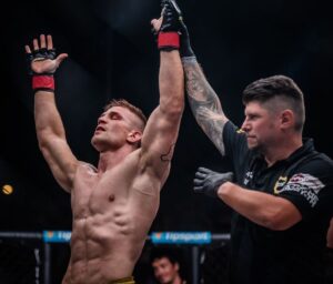 Miloš Petrášek Instagram - 2 roky čekání na tenhle moment se vyplatilo, užil jsem si to maximálně.🍉🤜🤛Bylo to úžasný, díky Vám za tu atmosféru❤️🇨🇿