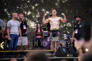 Miloš Petrášek Instagram - Neskutečná energie, jste jedním z mých motorů! 
Jdeme si pro to spolu! 🇨🇿Díky lidi za tu podporu!💪🏼🤜🤛