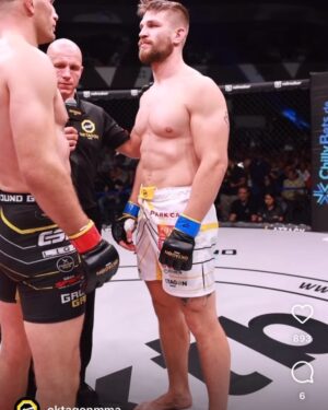 Miloš Petrášek Instagram - Všechno nejlepší Arturko🫶 

Rok 2022 byl jízda:

1. La familia
2.💙🎁
3. O2 aréna
4. Německo
5. Zranění

Vidime se cca za 10 měsíců 🙋🏼‍♂️

#family#son#box#mma#injury