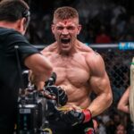 Miloš Petrášek Instagram – Můj team❤️
@andre.reinders – Bez trenéra jako je André bych v mma už pravděpodobně nepokračoval, lepšího trenéra jsem si nemohl přát, jak po trenérské, tak hlavně po lidské stránce. 🙏🏼
@michal_zub_novotny – Spolu to táhneme nejdéle, nejlepší podpora, trenér a jeden z mých největších přátel. 💙
@ony_petrasek – Děkuju brácha, bez tebe si tu cestu životem nedokážu ani představit. 🤜🤛
A samozřejmě díky všem sparringům z naší tělocvičny @reindersmma 🦾 a klukům, které jsem měl u sebe před zápasem @michal_blackbeard_martinek a @miki.kuba.
Kluci, nezapomenu Vám to, jak jste mě nastavili a znovu jsme to spolu nastartovali ❤️🤜🤛
-ještě bude speciální poděkování pro lidi, kteří mě v tom finančně nenechali, ale to si zaslouží svůj příspěvek.
#me#man#mma#fighter#team#best#goodvibes