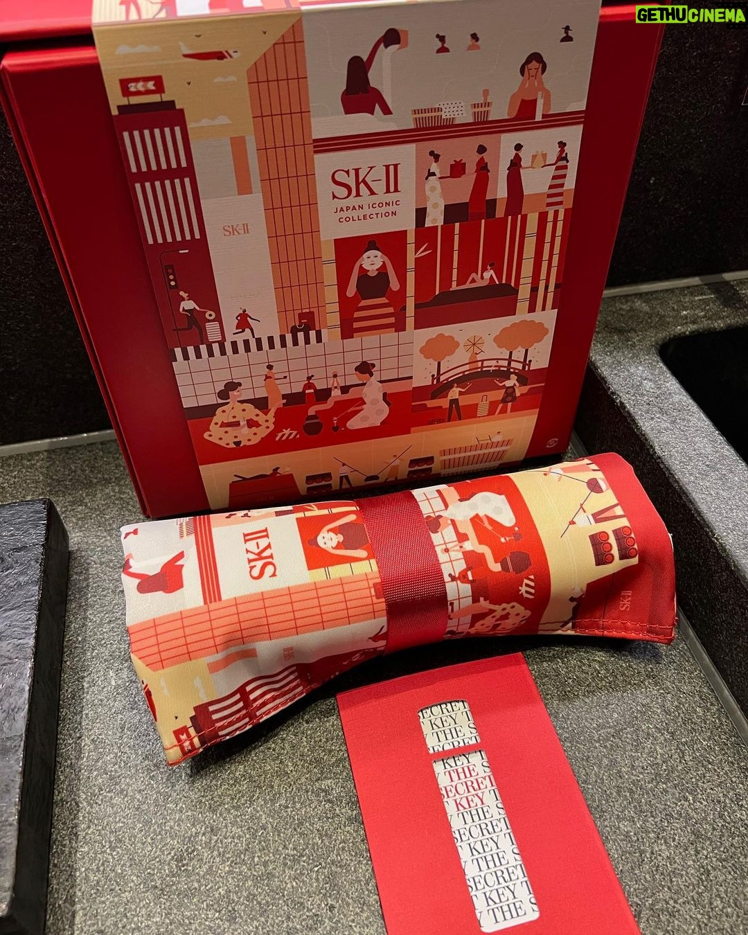 Mina Myoui Instagram - Stopped by the #SKIISECRETKEYHOUSE! Loved it so much learned so much about PITERA #SKIITHESECRETKEY #SKIISECRETKEYHOUSE #MinaXSKII @skii
