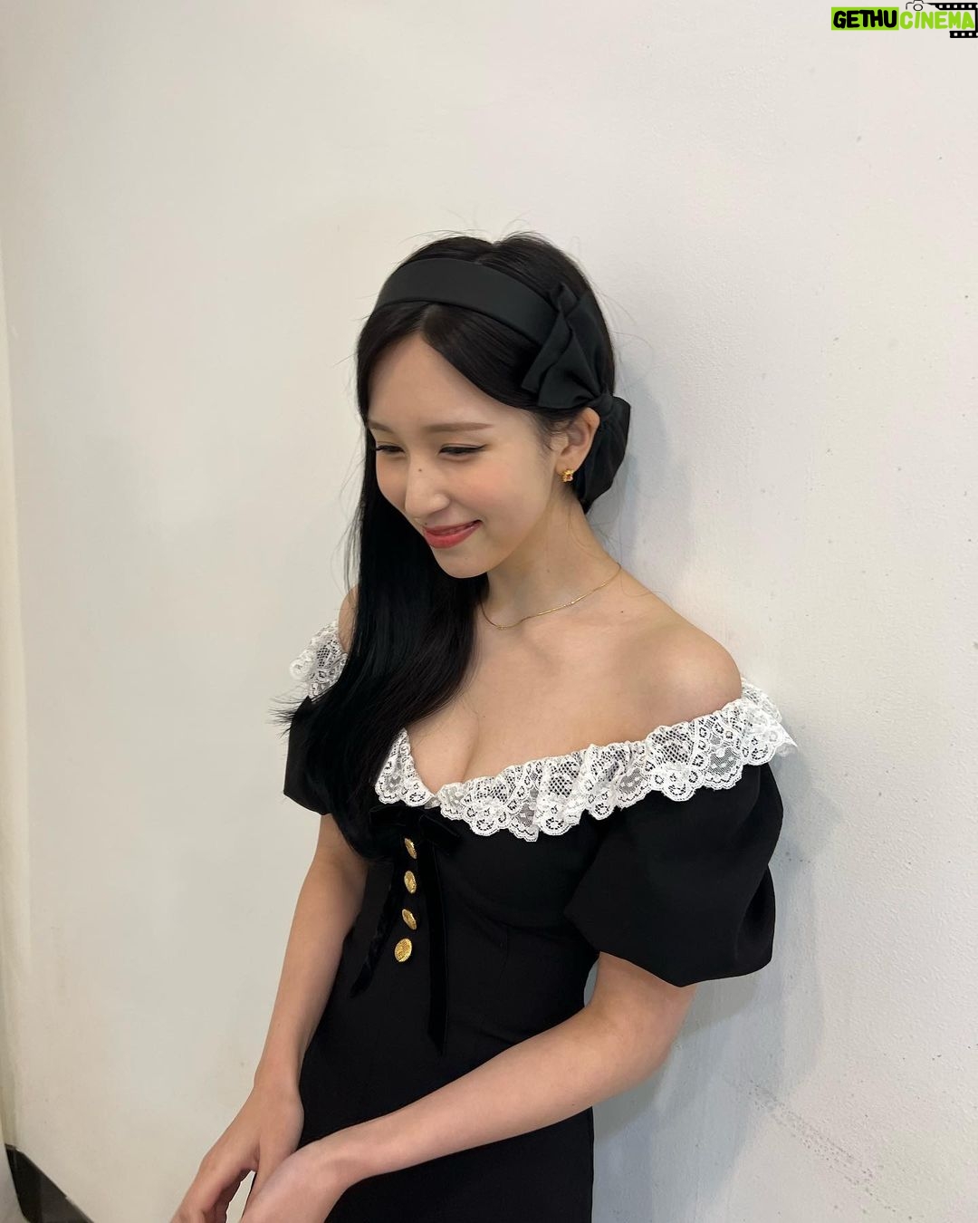 Mina Myoui - 1.8 Million Likes -