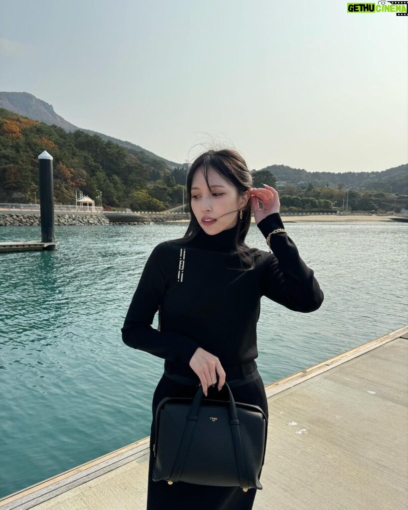 Mina Myoui Instagram - ❄️☀️ @fendi #FendiWinter #PR #JAPAN