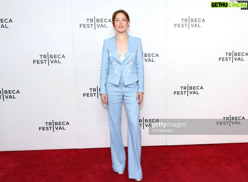 Mina Sundwall Instagram - The Graduates premiered at @tribeca last night… i’m overwhelmed with gratitude for everyone who has been part of this movie and everyone who shared this night with us. thank you thank you thank you!
