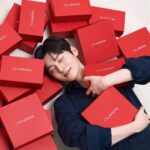 Minhyun Instagram - ❤️ @clarinskorea @harpersbazaarkorea #클라랑스 #clarins #더블세럼라이트