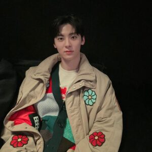 Minhyun Instagram - 🖤 #MONCLERGENIUS