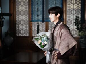 Minhyun Instagram - 함께 할 수 있어서 행복했습니다.
평생 잊지 못할 여섯 계절을 선물해 준 환혼, 그리고 환혼팀 감사합니다👍🏻