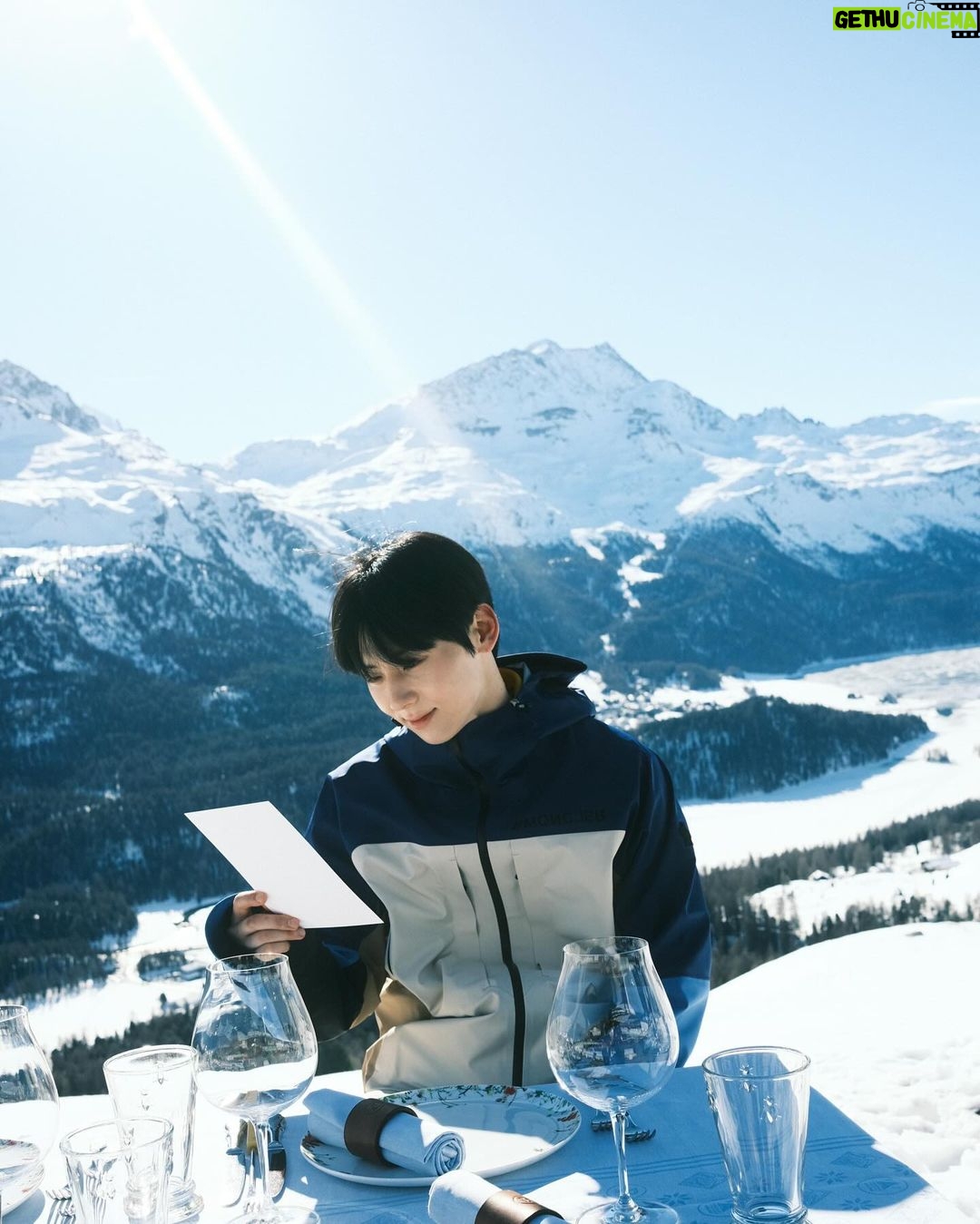 Minhyun Instagram - 🇨🇭❄️⛷️🏂 @moncler #monclergrenoble St.Moritz,Switzerland.