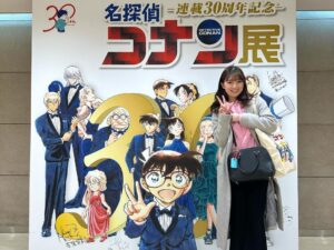 Mio Yuki Instagram - 「連載30周年記念 名探偵コナン展」に行ってきました！

幸せすぎる空間で、何度もうるうるしちゃいました🥹

はぁ…今日もコナンくんはかっこよかったです😢

限定のグッズで狙っていたものが売り切れになっててショックでしたが、たくさんお買い物できて気分転換になりました✨

やっぱりコナンくんに会うために毎日頑張っているんだなって実感しました🙈

またすぐ会えますように…！

#名探偵コナン
#連載30周年記念
#名探偵コナン展
