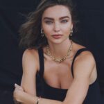 Miranda Kerr Instagram - Thank you for the feature @forbesaustralia 🤍 Photo @simonlekias Makeup @nonismithmakeup Hair @kirbylagohair Skin @koraorganics Styling @dalemckie @alex_bainbridge
