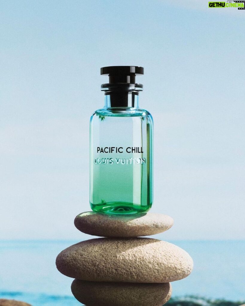 Miranda Kerr Instagram - I’m so excited to be celebrating the launch of @louisvuitton’s new scent, Pacific Chill, featuring designs by the talented @alexisrael 🩵💚 #lvparfums