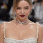 Miranda Kerr Instagram – (Re)live the magical moment when @MirandaKerr sparkled on the #MetGala 2023 carpet in a custom #DiorCouture jeweled bodice and skirt by @MariaGraziaChiuri for the @MetCostumeInstitute event.
#StarsinDior Metropolitan Museum of Art (MET)